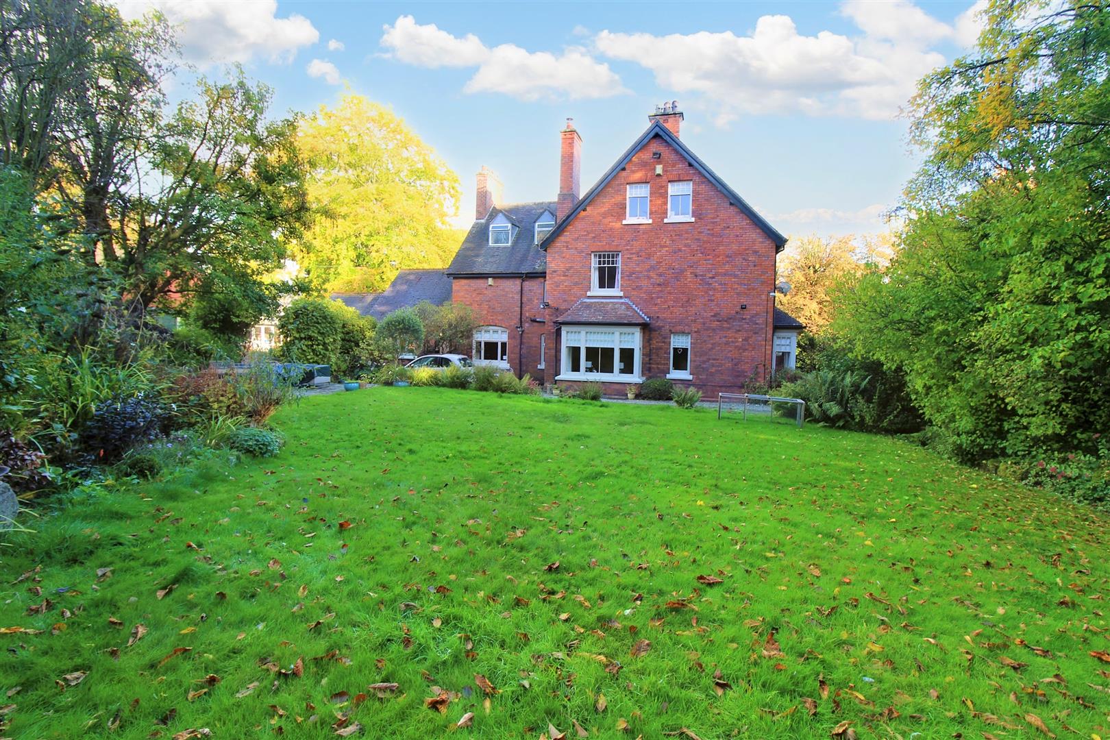 5 bed property in The Avenue, Stoke-On-Trent
